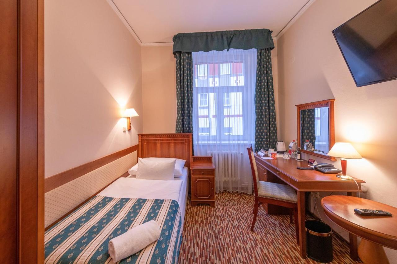 Hotel Meteor Plaza Praha Bagian luar foto
