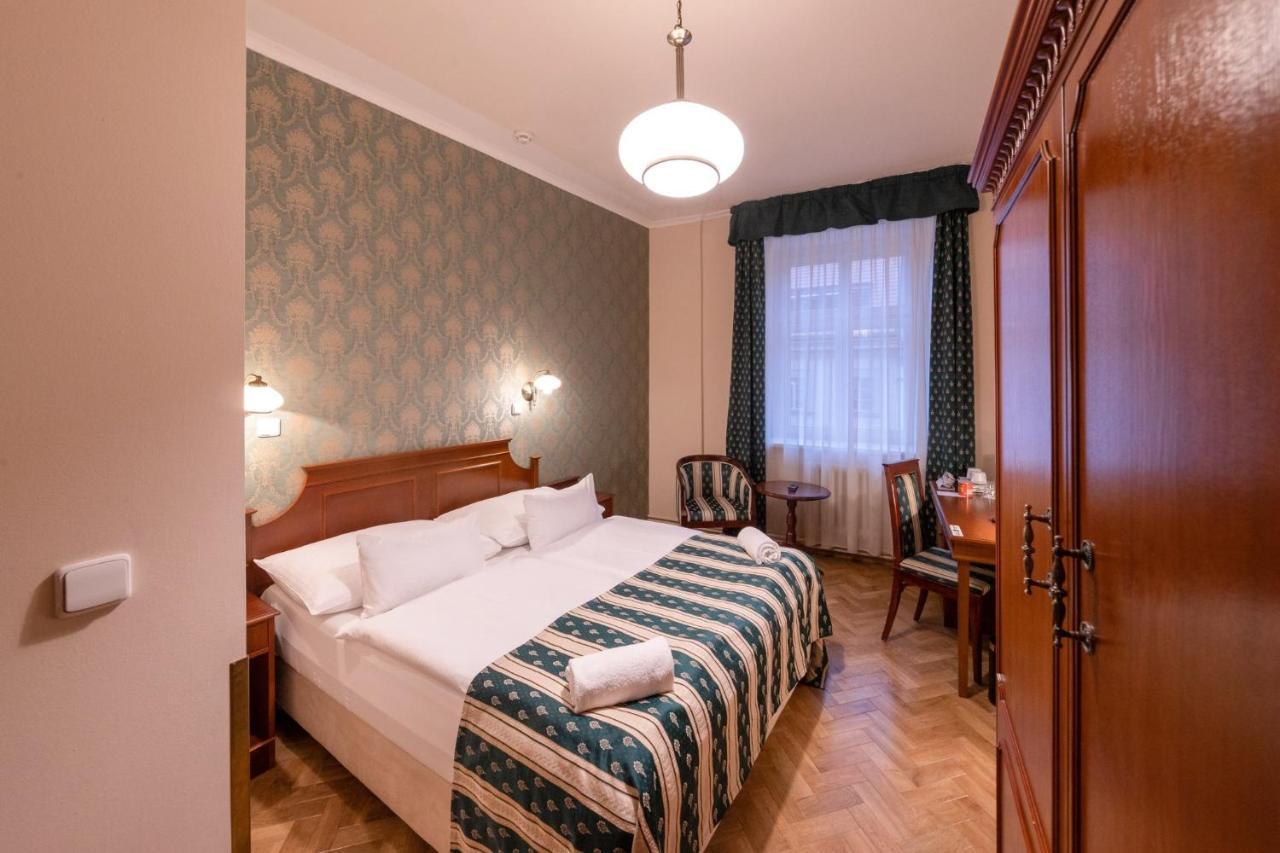 Hotel Meteor Plaza Praha Bagian luar foto