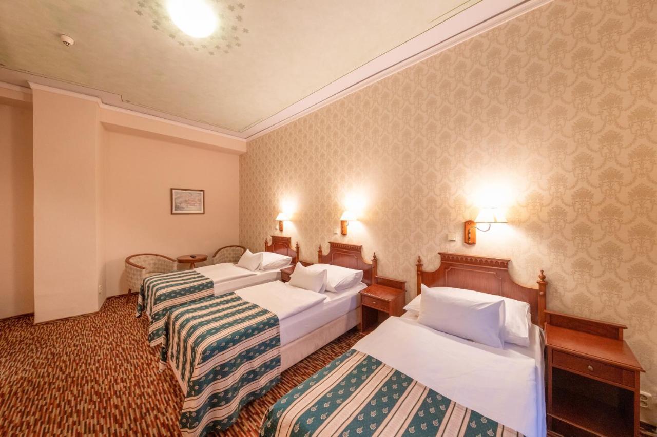 Hotel Meteor Plaza Praha Bagian luar foto