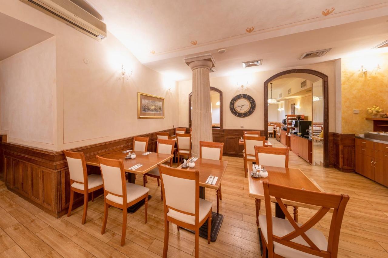 Hotel Meteor Plaza Praha Bagian luar foto