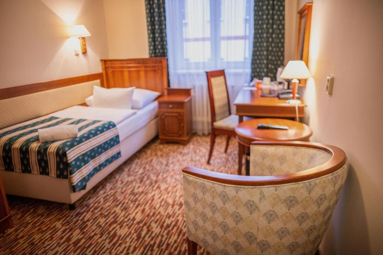 Hotel Meteor Plaza Praha Bagian luar foto