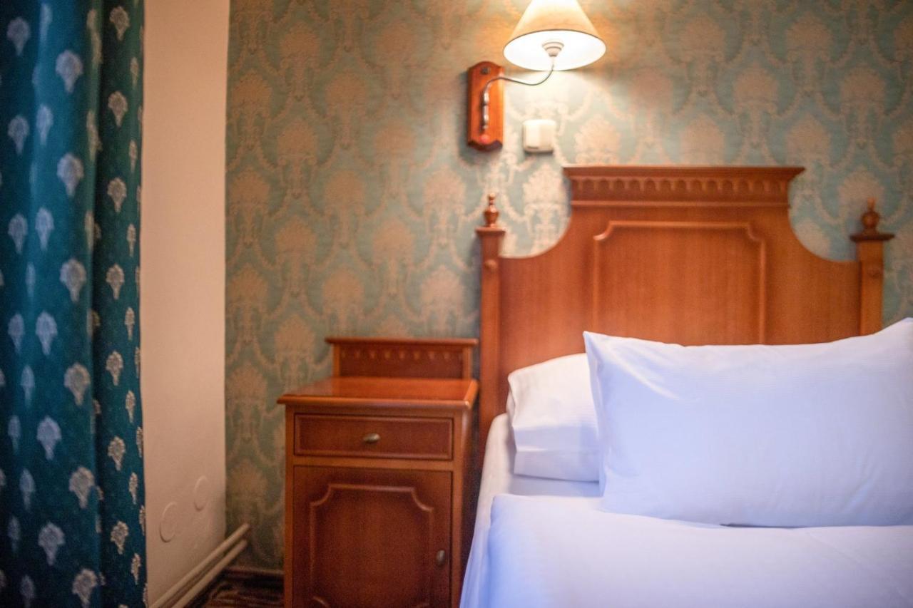 Hotel Meteor Plaza Praha Bagian luar foto