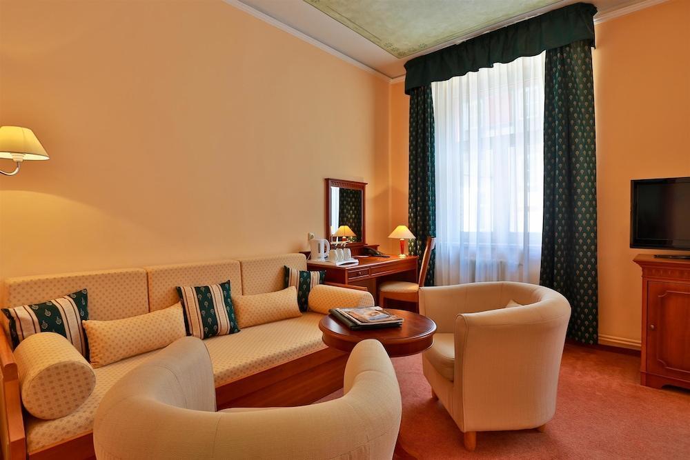Hotel Meteor Plaza Praha Bagian luar foto