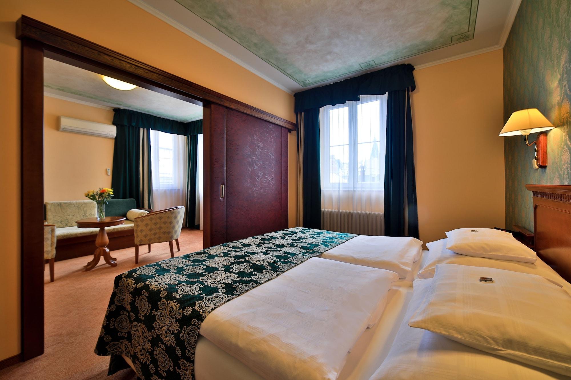 Hotel Meteor Plaza Praha Bagian luar foto