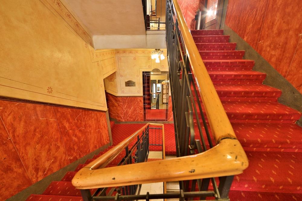 Hotel Meteor Plaza Praha Bagian luar foto